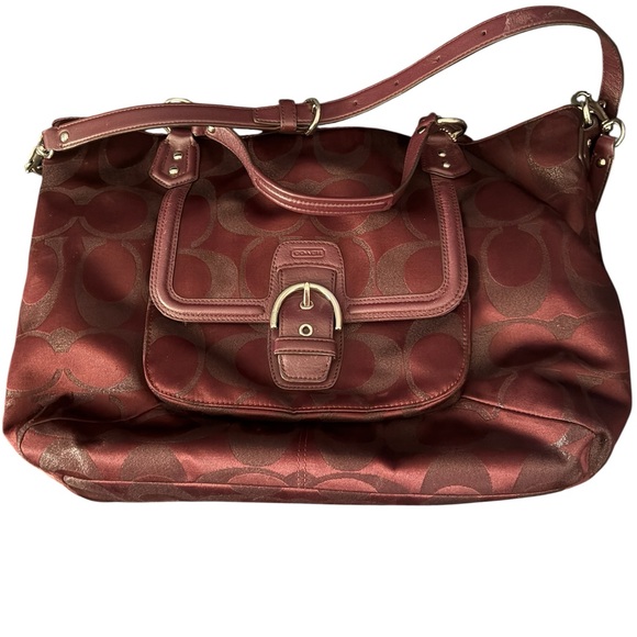 Coach Maroon Shoulder Bag with Structured Design and Metallic Hardware - Picture 5 of 10